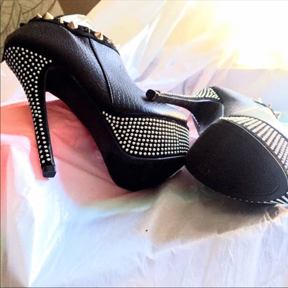 Sold! - Picture 6 of 8